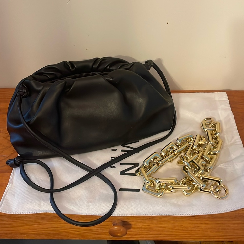 Black pouch purse [with optional gold chain strap] 💫